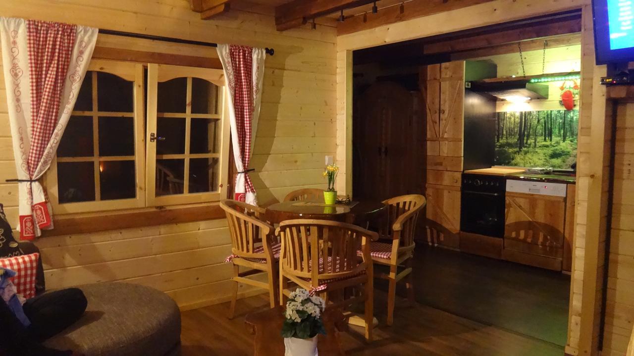 Holzhaus Waldwichtel Am Wald Und See Neuruppin Exteriér fotografie