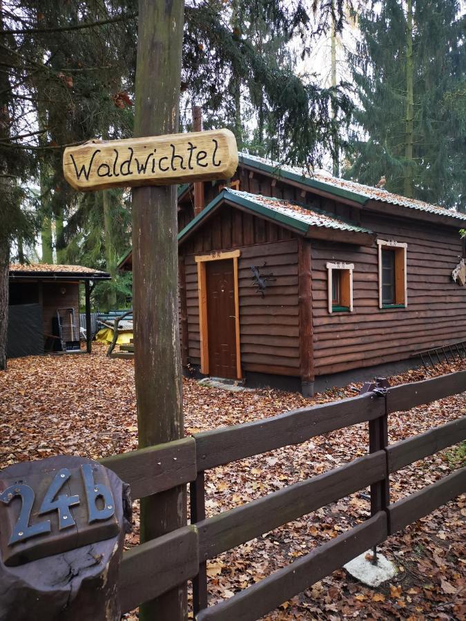 Holzhaus Waldwichtel Am Wald Und See Neuruppin Exteriér fotografie