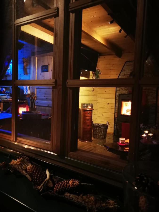 Holzhaus Waldwichtel Am Wald Und See Neuruppin Exteriér fotografie